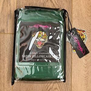 Ed Hardy NWT 2-Piece Satin Pillowcase Set – Luxe Green 💚